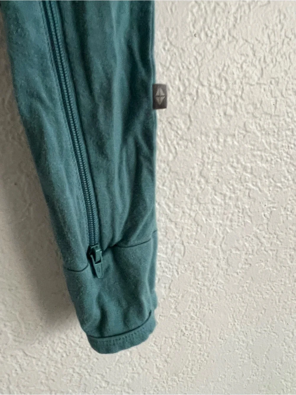 Kyte Baby Long Sleeve Zipper One-Piece Romper in Teal Size 12 - 18 Months